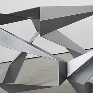 Fraktal #109, 2018, Stahl/Pulverlack, 63 x 101 x 60 cm
 
