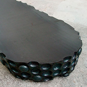 Flap #1, 2002, Stahl geschmiedet,38 x 190 x 110 cm